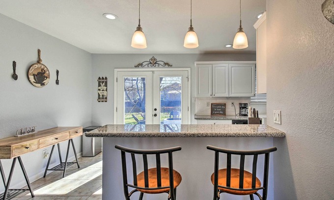 Shearer Hills - Ridgeview House | Ideally Located San Antonio Home w/ Fire Pit!