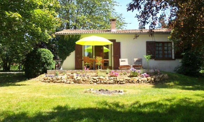 Saint-Mathieu House | Idyllic country house with large garden near a beautiful swimming lake