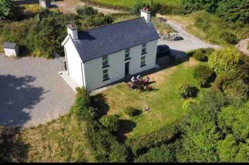 Skibbereen House | Idyllic Family farmhouse in beautiful West Cork