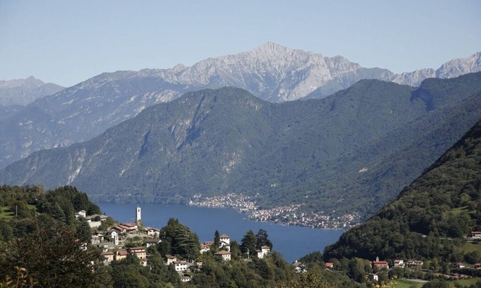 Cerano d'Intelvi Apartment | IDYLLIC RENTAL, LARGE PRIVATE GARDEN, MAGNIFICENT VIEW OF LAKE AND MOUNTAINS