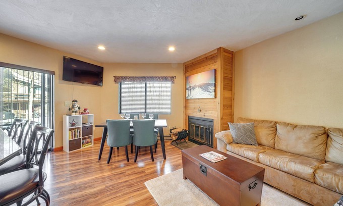 Hidden Valley Condo | Idyllic Somerset Condo: Ski, Hike & Relax!