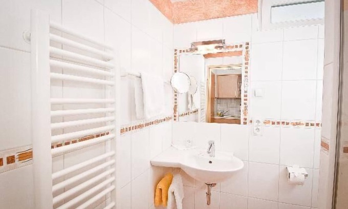 Safferstetten Apartment | Idyllische Ferienwohnung mit großem Südwestbalkon