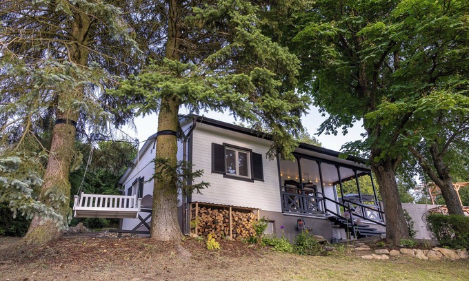 Munchsteinach Cabin | Idyllisches Hideaway mit Sauna & Großer Terrasse Ideal für Paare