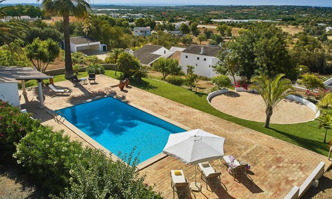 Moncarapacho e Fuseta House | If you are looking for rustic charm and authenticity, this beautiful villa will not disappoint.