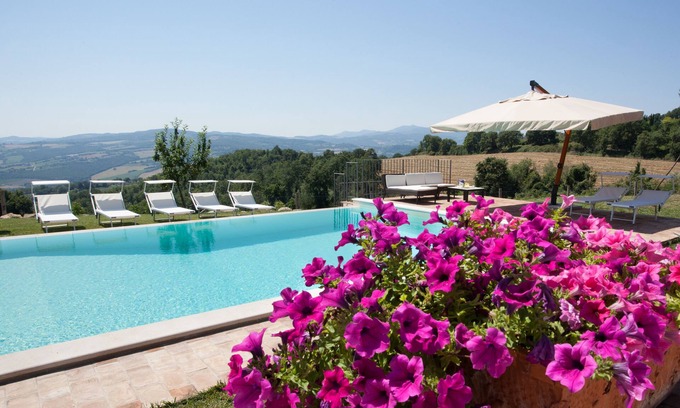 Loreto House | Il Belpoggio Su Todi with private pool, ideal for families - up to 11 guests