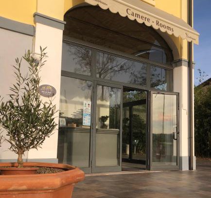 San Faustino-Madonnina-Quattroville Hotel | IL Borgo