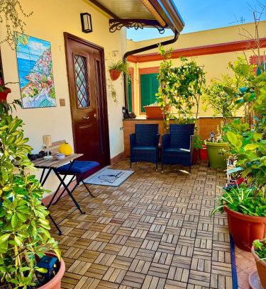 Torre del Greco Apartment | Il Cammeo 2 Guest House, near Pompeii and Vesuvius