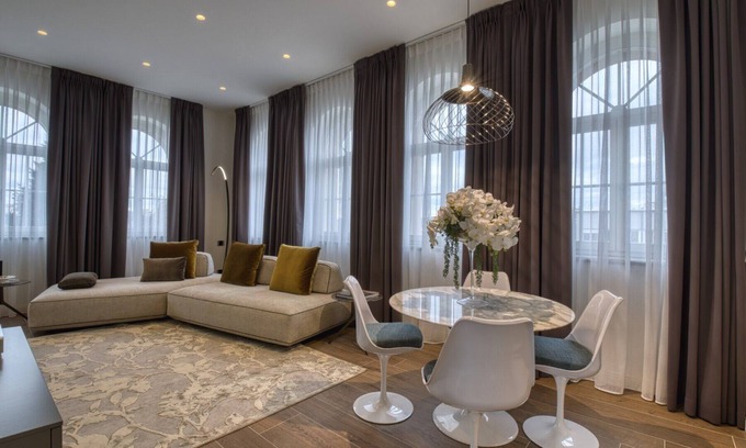 Caronno Pertusella House | Il Codirosso – Il Castello che non c’era