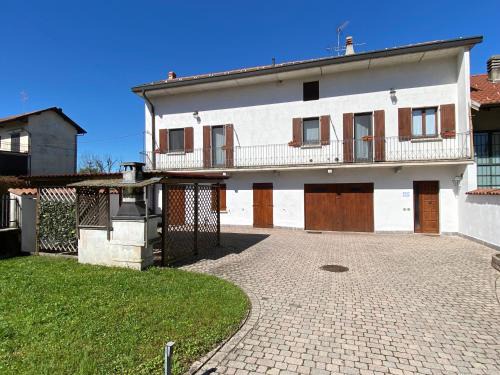 Castelletto Sopra Ticino Apartment | Il Cortile di Adele