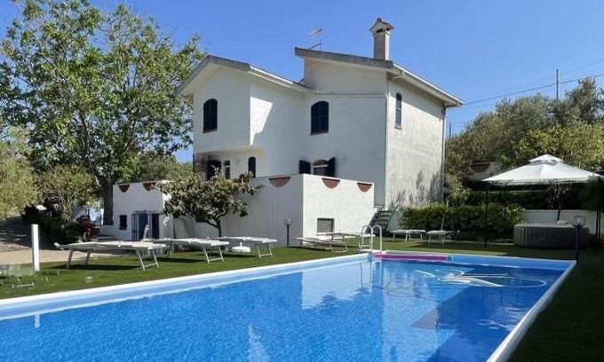 Citta Sant'Angelo Villa | Il Giardino degli Ulivi