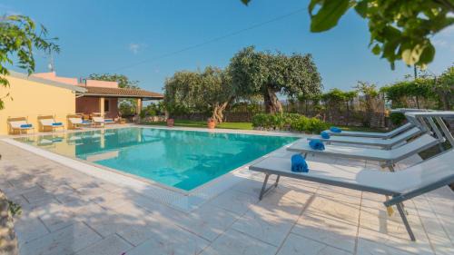 Ispica Villa | Il Giardino Dei Limoni 8, Emma Villas