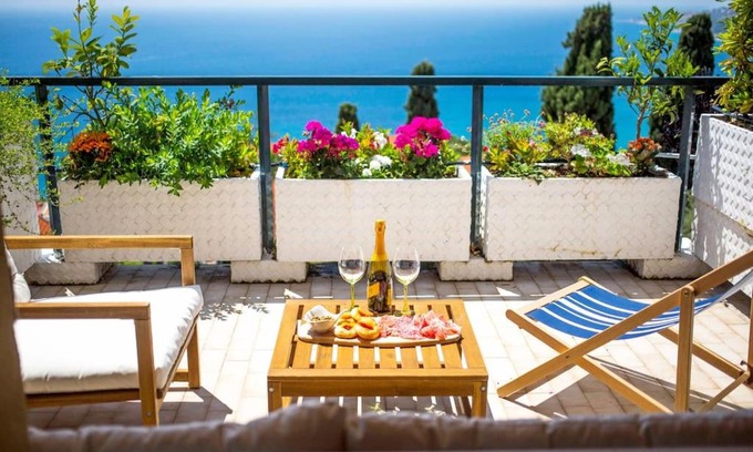 Ospedaletti Apartment | Il Grande Blu - Vista Panoramica sul Golfo