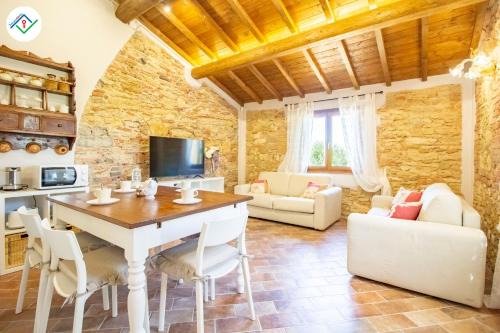 Lari Apartment | Il Petruccaio by TuscanyWeGo