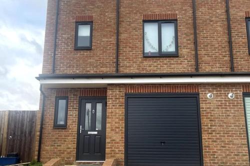 Rushmoor District Apartment | Ile