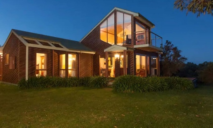Waratah House | Illangi Beach Retreat