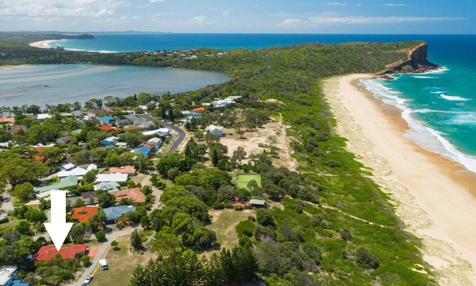 Dunbogan House | Iluka Breeze - Holiday Oasis