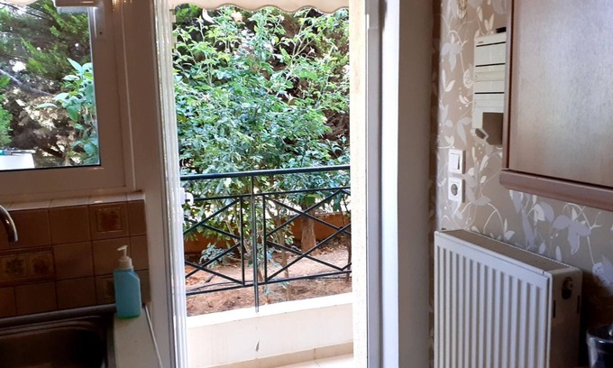 Paiania Apartment | Immaculate 2-Bed Apartment