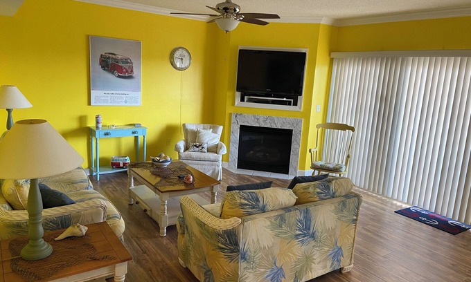 North Ocean City Condo | Immaculate 2 BR/2BA Condo, steps from the Beach and Northside Park in North OC