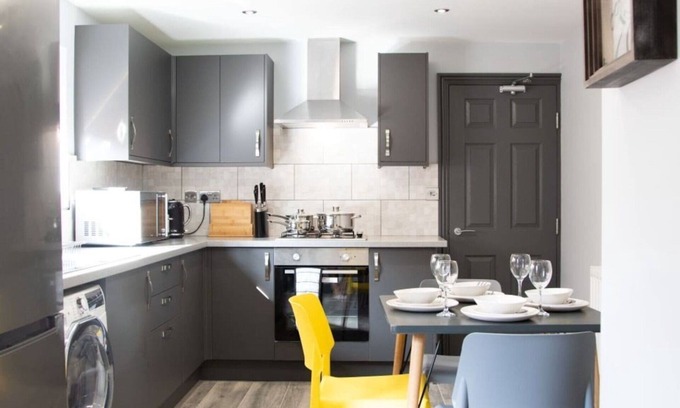 Ashford House | Immaculate 5-bed House in the City Centre Ashford