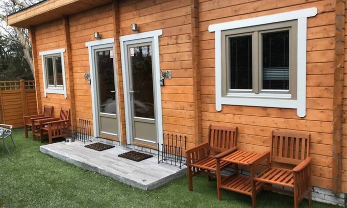 Allanfearn Cabin | Immaculate Cabin 5 Mins to Inverness Dogs Welcome