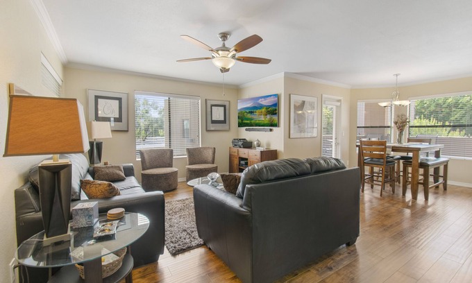Paradise Valley Village Condo | Immaculate Condo in Prime Scottsdale Location Adjacent to Golf Course!