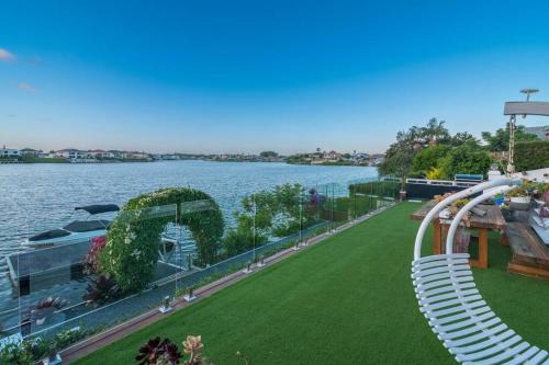 Gold Coast House | Immaculate Waterfront Residence-Masterpiece