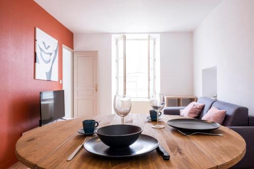 Segre Apartment | immeuble entier ✰ coeur de ville ✰ terrasse balcon