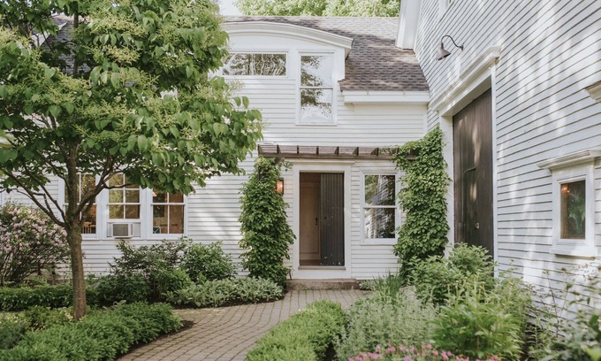 North Yarmouth House | Impeccable estate for 12 ppl, 1 hour to ski