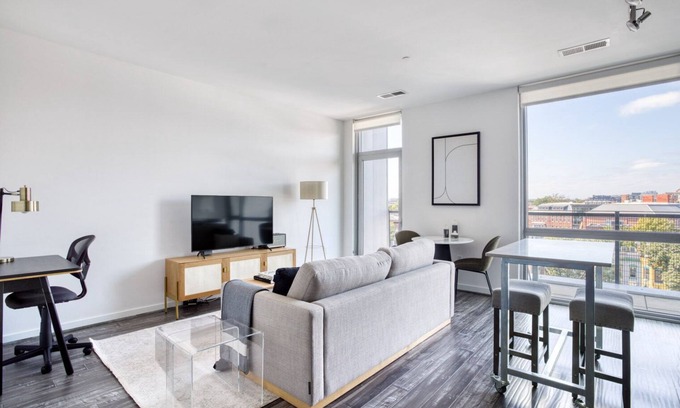 Shaw Apartment | Impeccable Shaw 1BR on U St corridor near bars + dining, by Blueground