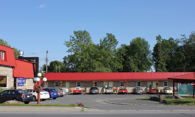 Gananoque Hotel | IMPERIAL INN 1000 islands