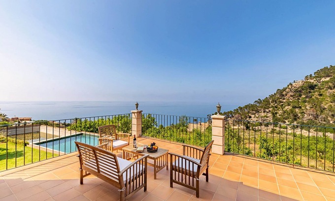 Banyalbufar Villa | Impresionante villa en Banyalbufar con vistas al mar, piscina, Wifi i Bbq privada.