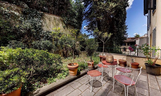 San Niccolo Apartment | : IMPRESSIVE 2BD-2BA DESIGNER APT w/GARDEN, 2ND FLOOR, TOP FLORENCE LOCATION!