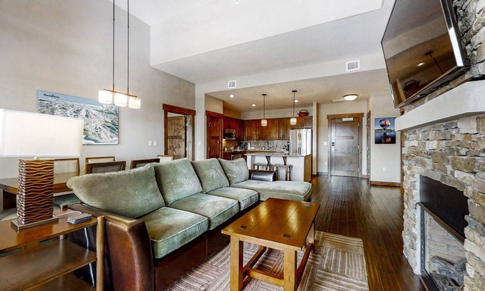 Steamboat Springs Condo | Impressive luxury condo w/views, gondola access & shared pool, hot tubs & more