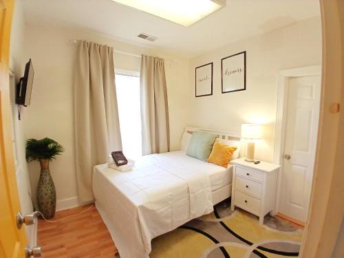 West Hyattsville Bed & Breakfast | Impressive Private Room in Washington DC