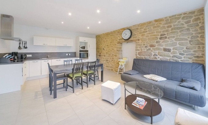 Sulniac House | In a farmhouse in Morbihan, between land and sea