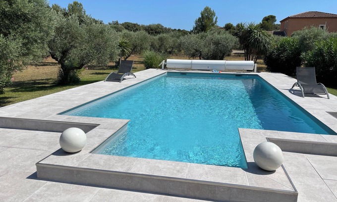 Lancon-Provence Villa | In a haven of peace villa with swimming pool, soccer field, pétanque.