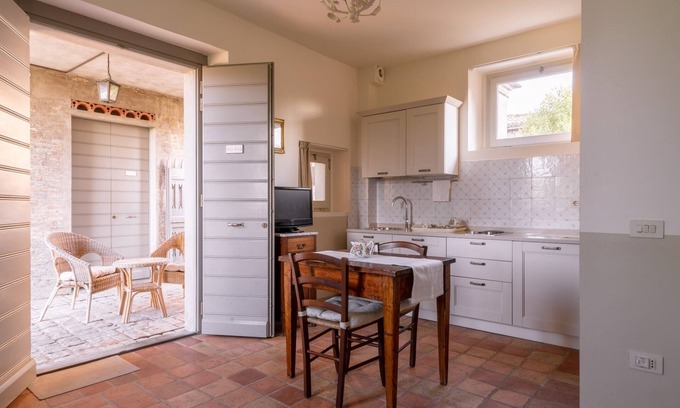 Santa Veneranda Apartment | In an old rural farmhouse with swimming pool and sea view, perfect for couples