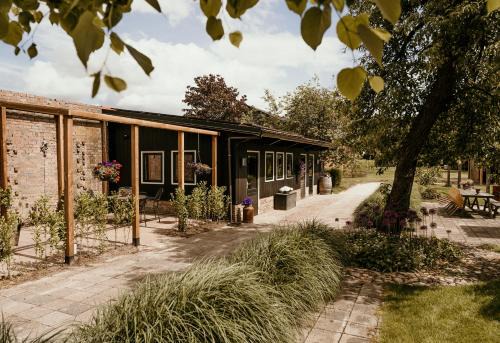 Gees House | In de tuin in Gees