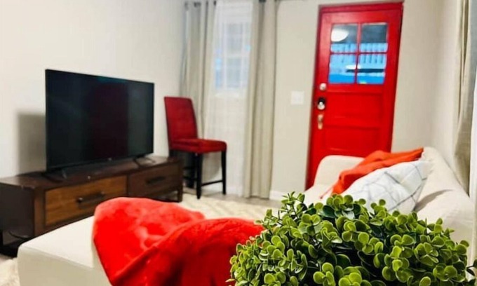 Pittsburgh Apartment | In-Demand Atlanta Retreat: Sleeps 6 Charming Abode