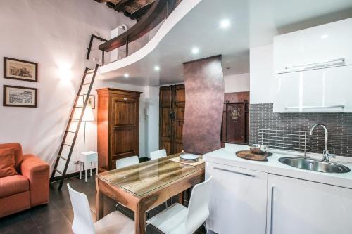 Monti Apartment | In Front Of Coliseum