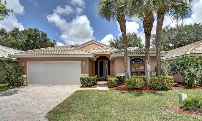 Jog Road House | In Gated Community in West Delray 3 Miles West of Beach - 5 Months Minimum term
