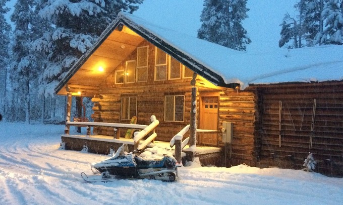 La Pine Cabin | In need of a staycation?! Rustic log home. Room for the entire family!