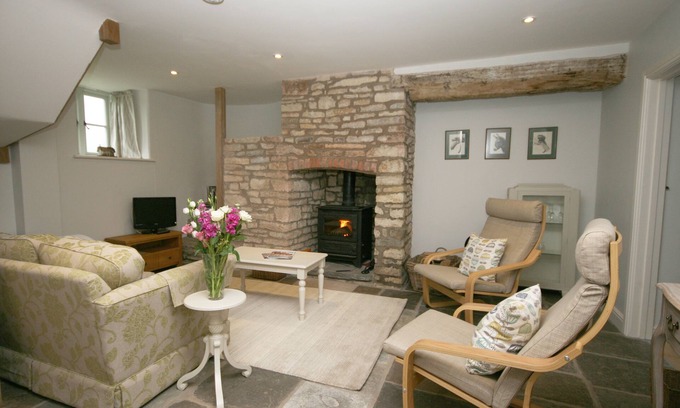 Hinton Blewett Cottage | In peaceful rural location within walking distance of lovely pub, near Bath.