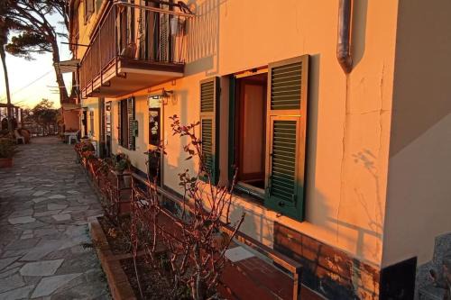 Poggio Favaro-San Bernardo Apartment | In Sciâ Costa