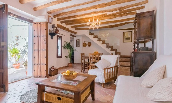 Zagrilla House | In the heart of Andalusia, this authentic vacation home welcomes you with a lot of charm.