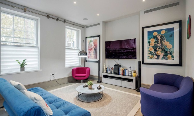 Soho Apartment | In the Heart of Action! Modern 2BR Fully Equipped