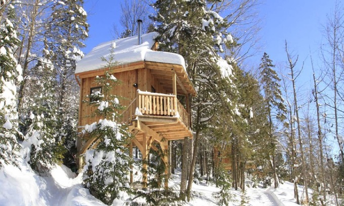 Wentworth-Nord Ski Chalet | In the heart of the Laurentians in the middle of nature with its lakes