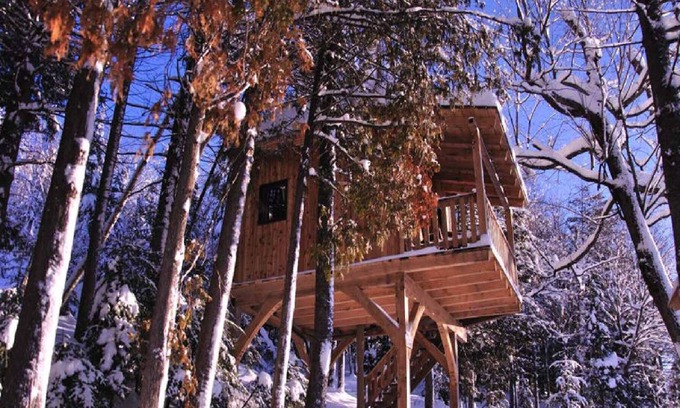 Wentworth-Nord Ski Chalet | In the heart of the Laurentians in the middle of nature with its lakes