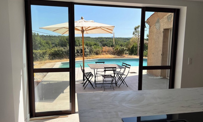Le Tholonet House | In the heart of Cézanne's Provence, at the foot of Sainte Victoire