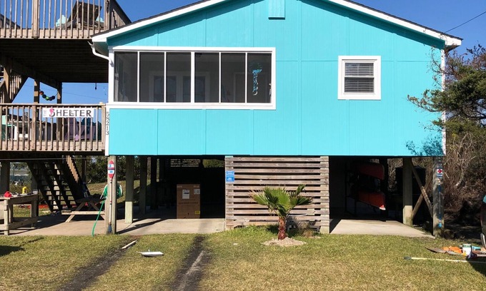 Hatteras House | In The Heart of Hatteras Village. Close to Beach, Restaurants and Marinas.